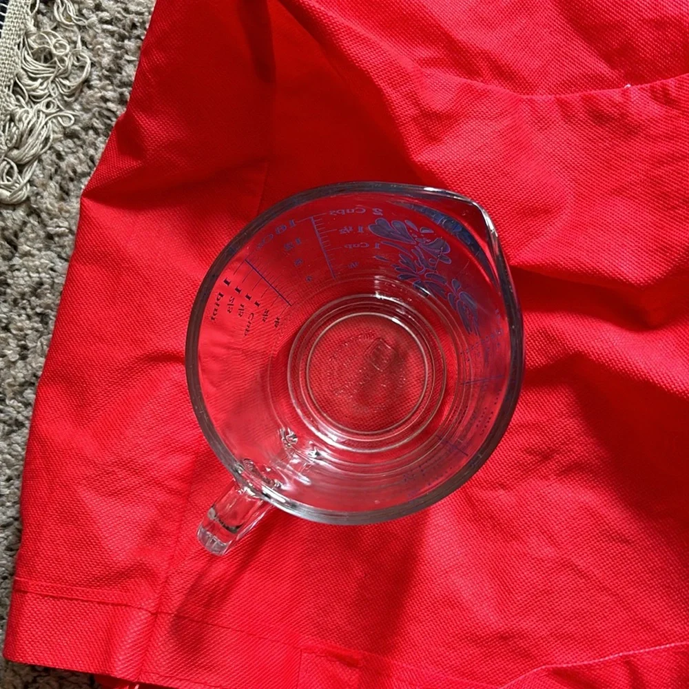 Anchor Hocking 2 cup blue measuring cup